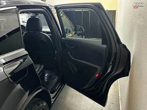 Used 2017 Audi Q7 3.0T Premium Plus w/ Premium Plus Package AWD/4WD image 21