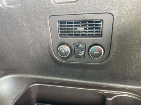 Used 2017 Hyundai Santa Fe SE image 39