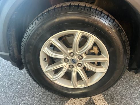 Used 2021 Ford Explorer 4WD w/ Class III Trailer Tow Package image 31