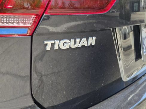 Used 2021 Volkswagen Tiguan S FWD image 33
