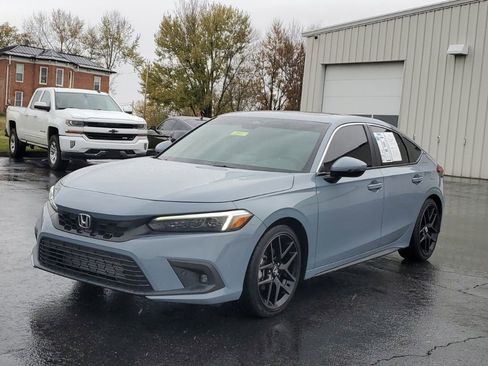 Used 2024 Honda Civic Sport Touring image 3