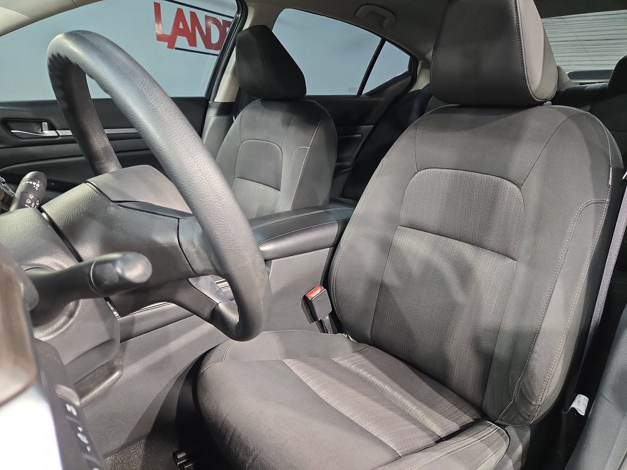 Used 2023 Nissan Altima 2.5 SV FWD image 23