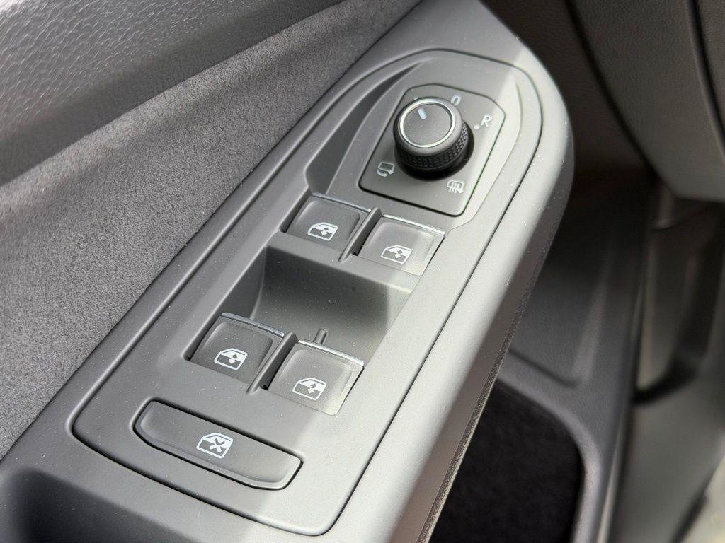 New 2026 Volkswagen GTI SE FWD image 15