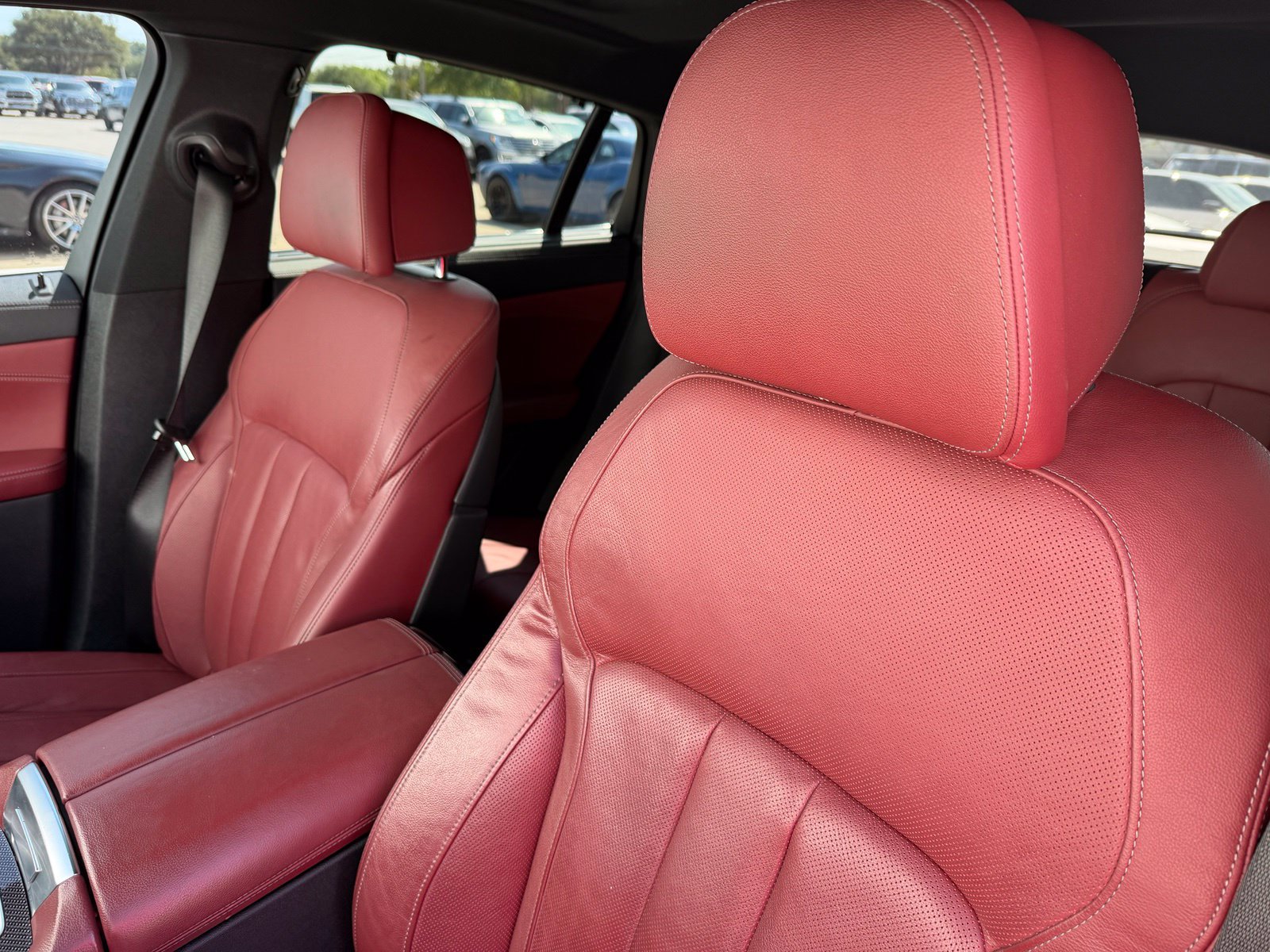 Used 2021 BMW X6 M50i w/ Executive Package AWD/4WD image 28