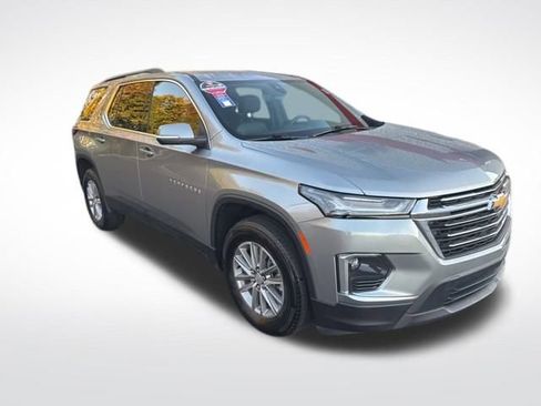 Used 2024 Chevrolet Traverse LT image 8