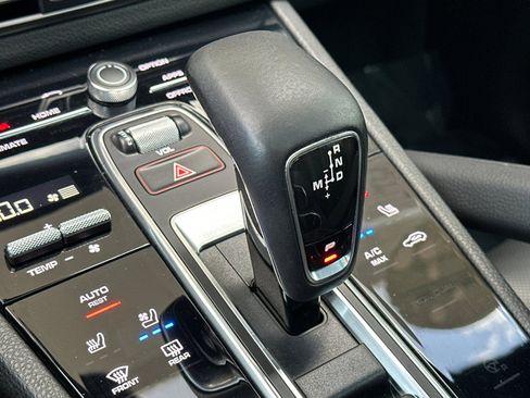 Certified 2022 Porsche Cayenne Platinum Edition AWD/4WD image 22