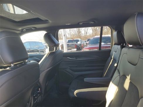 New 2025 Jeep Grand Cherokee L Altitude image 10