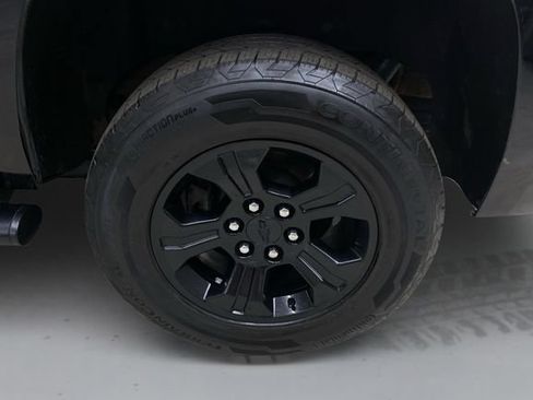 Used 2019 Chevrolet Tahoe LS w/ Enhanced Driver Alert Package AWD/4WD image 17