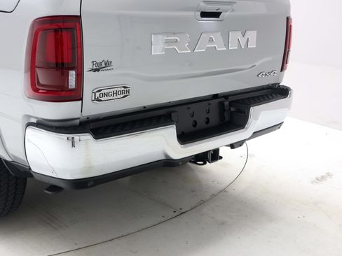Used 2026 RAM 2500 Limited AWD/4WD image 10