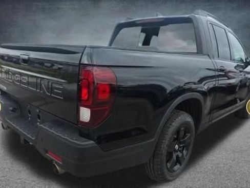Used 2024 Honda Ridgeline Black Edition image 2