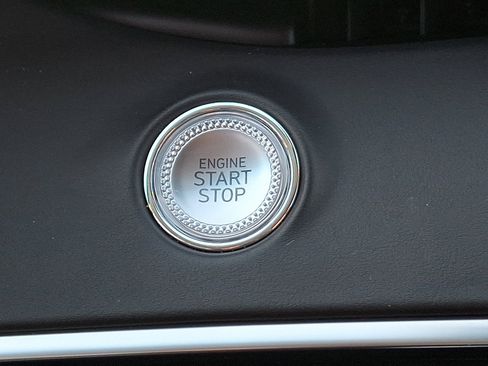 Used 2025 Genesis GV70 2.5T image 24