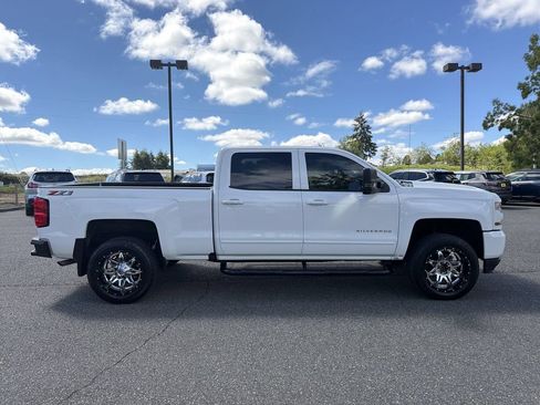 Used 2018 Chevrolet Silverado 1500 LT w/ All Star Edition AWD/4WD image 2