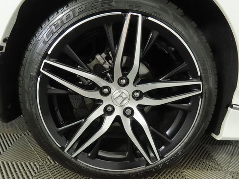 Certified 2021 Honda Accord Touring image 32