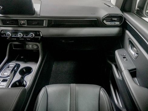 Used 2025 Honda Pilot EX-L image 30