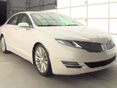 Used 2013 Lincoln MKZ FWD image 2