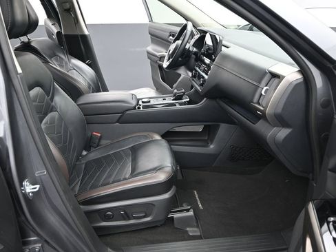 Used 2023 Nissan Pathfinder Platinum w/ Cargo Package image 13