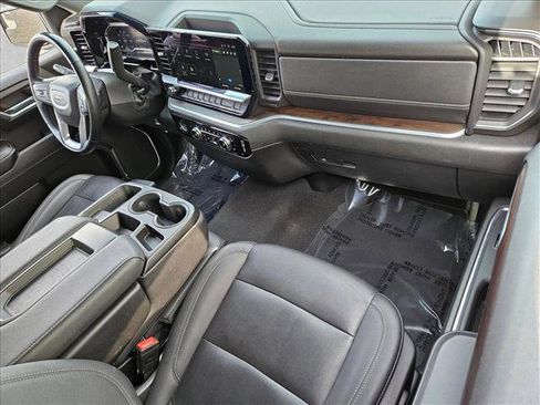 Used 2024 GMC Sierra 1500 SLT image 19