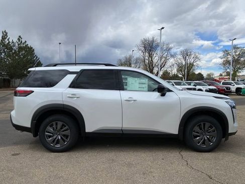 New 2026 Nissan Pathfinder SV image 6