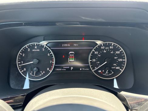 Used 2024 Nissan Pathfinder SV image 21