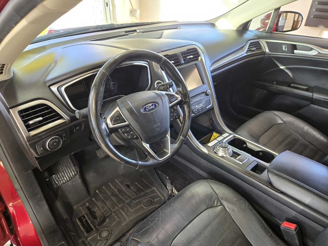Used 2017 Ford Fusion SE w/ Fusion SE Technology Package FWD image 23