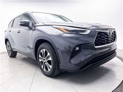 Used 2022 Toyota Highlander XLE