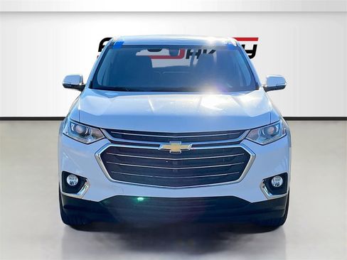 Used 2018 Chevrolet Traverse LT image 2