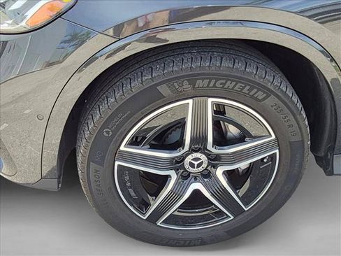 Used 2025 Mercedes-Benz GLC 300 4MATIC image 22