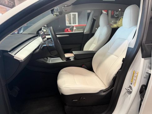 Used 2023 Tesla Model Y Long Range AWD/4WD image 13