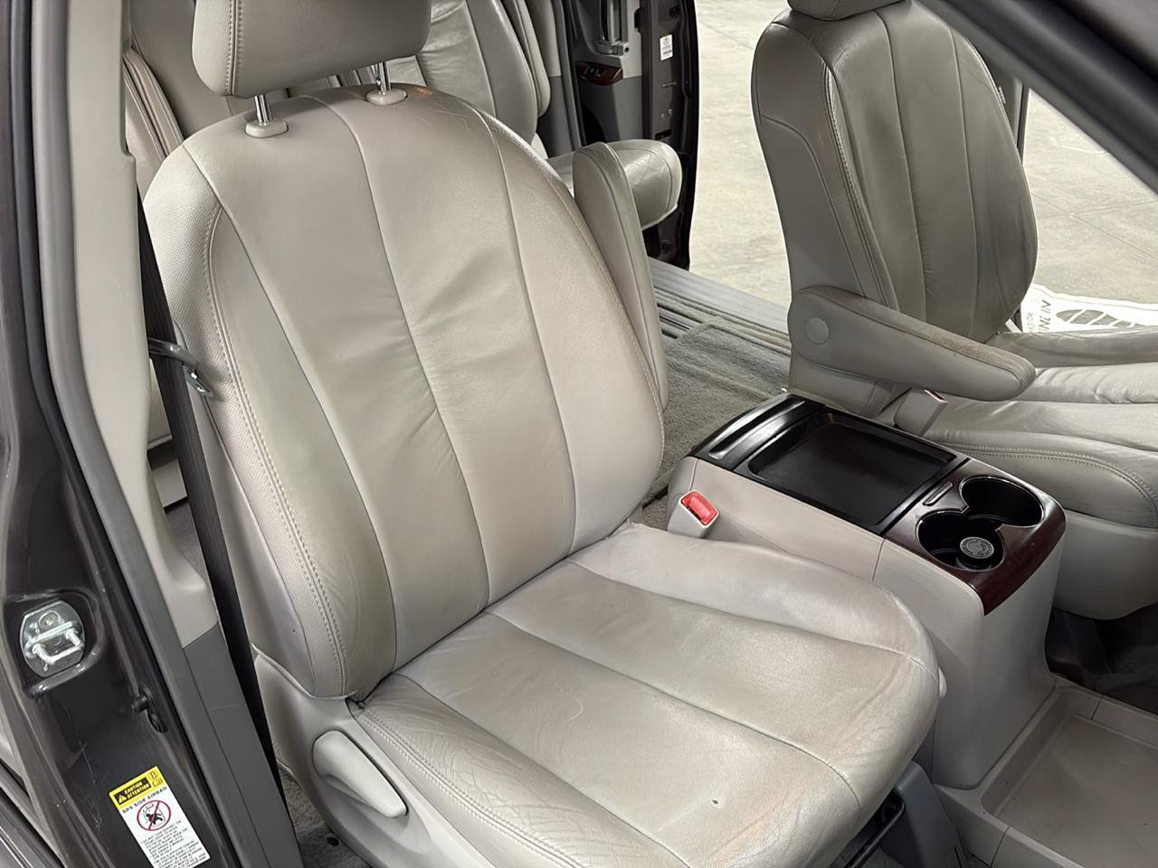 Used 2011 Toyota Sienna XLE w/ Premium Pkg FWD image 14