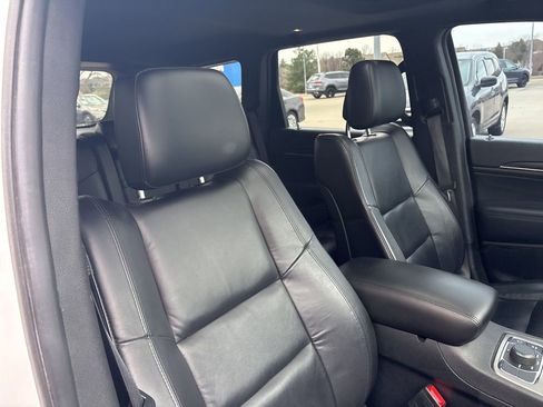 Used 2022 Jeep Grand Cherokee Limited image 28