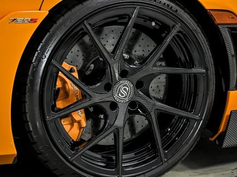 Used 2018 McLaren 720S RWD image 19