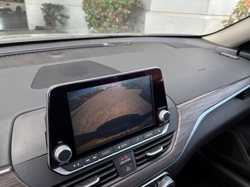 Used 2025 Nissan Altima 2.5 SV FWD image 20