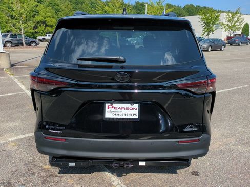 New 2026 Toyota Sienna XLE Woodland Edition AWD/4WD image 5