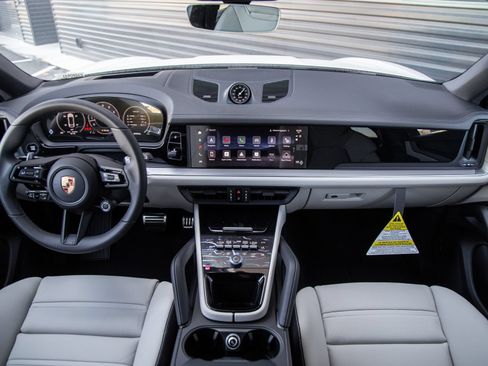 New 2026 Porsche Cayenne S AWD/4WD image 21