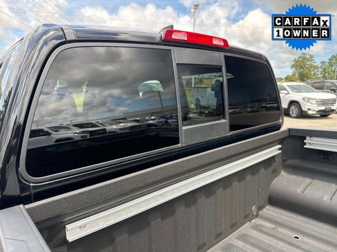 Used 2022 Nissan Frontier SV image 12