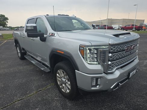 Used 2023 GMC Sierra 2500 Denali w/ Denali Ultimate Package AWD/4WD image 2