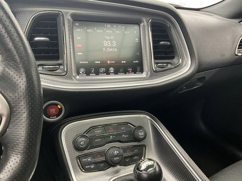 Used 2016 Dodge Challenger SRT Hellcat image 9