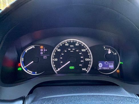 Used 2015 Lexus CT 200h w/ Navigation Package FWD image 8