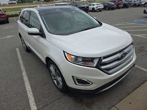 Used 2015 Ford Edge Titanium w/ Equipment Group 301A AWD/4WD image 2