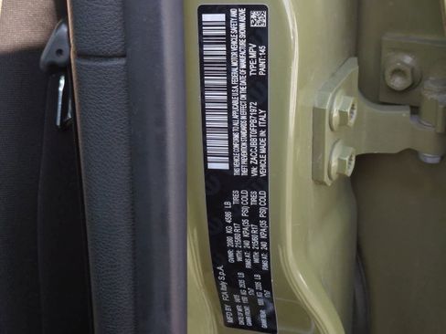 Used 2015 Jeep Renegade Latitude w/ Popular Equipment Group image 36