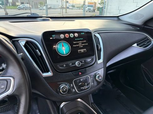 Used 2018 Chevrolet Malibu LT FWD image 29