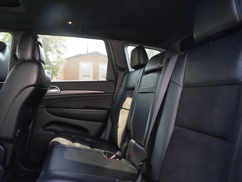 Used 2019 Jeep Grand Cherokee Altitude AWD/4WD image 14