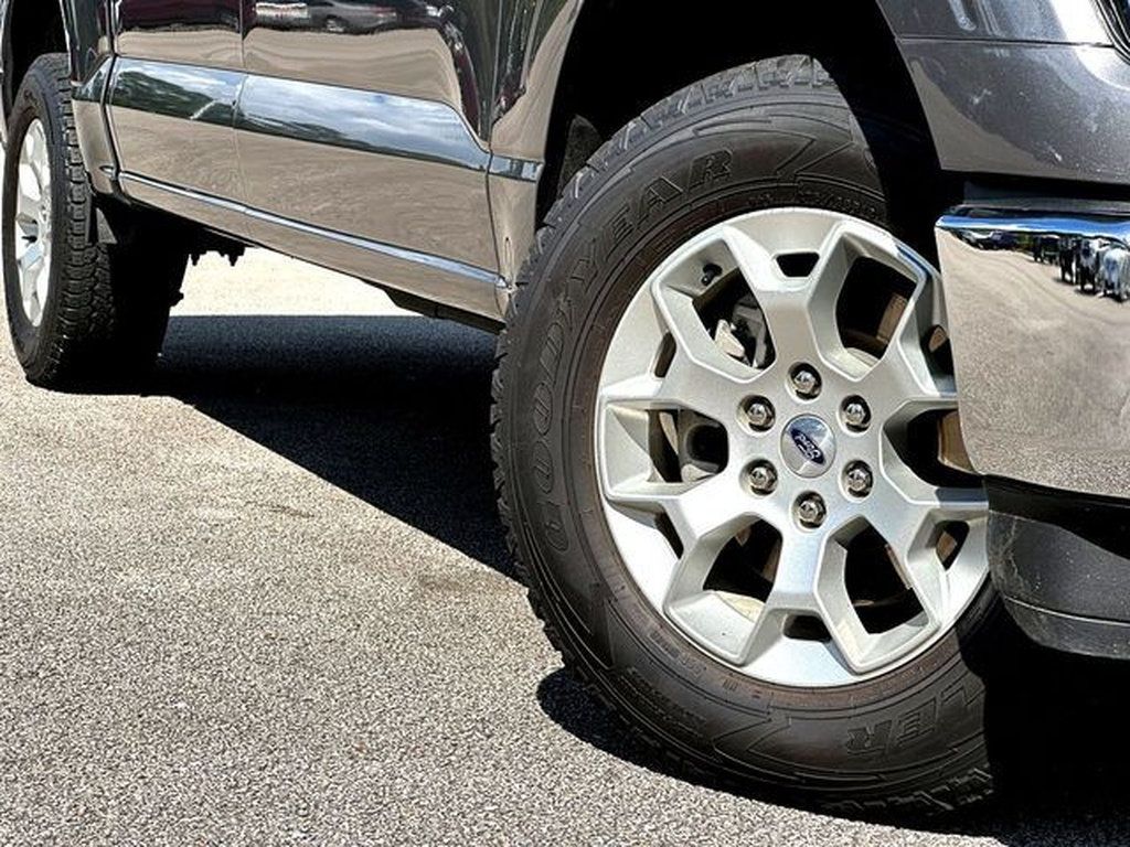 Used 2023 Ford F150 XLT AWD/4WD image 2