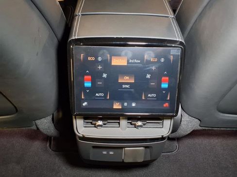 New 2026 Cadillac Vistiq Luxury image 10