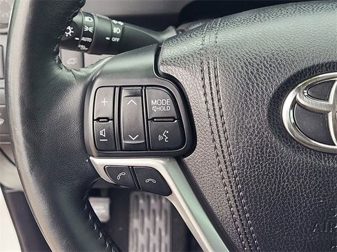 Used 2018 Toyota Highlander Plus image 12