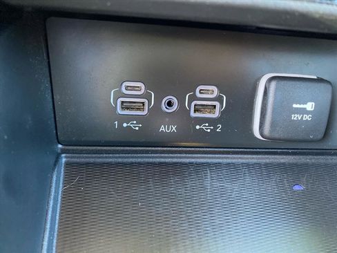 Used 2023 Jeep Grand Cherokee Altitude AWD/4WD image 13