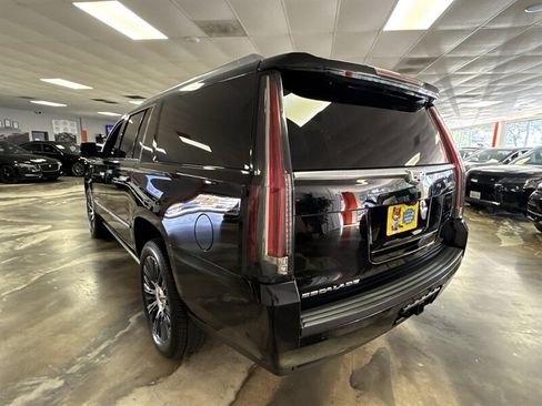 Used 2019 Cadillac Escalade ESV Platinum AWD/4WD image 5