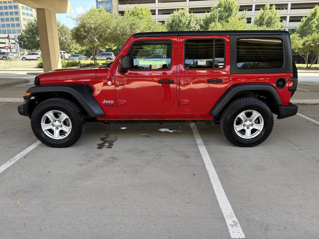 Used 2018 Jeep Wrangler Unlimited Sport S AWD/4WD image 9