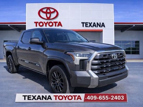 Used 2024 Toyota Tundra Platinum image 1