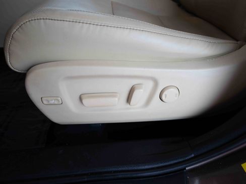 Used 2018 Toyota Highlander Limited Platinum w/ Protection Package #3 image 12